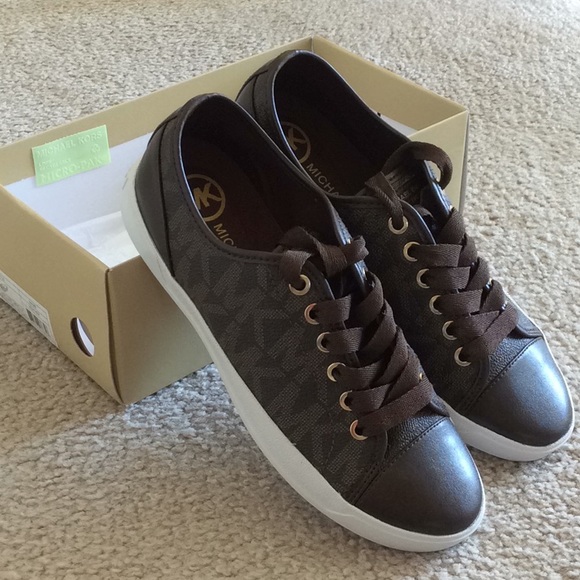 Cute shoes, new never worn. - Picture 5 of 6